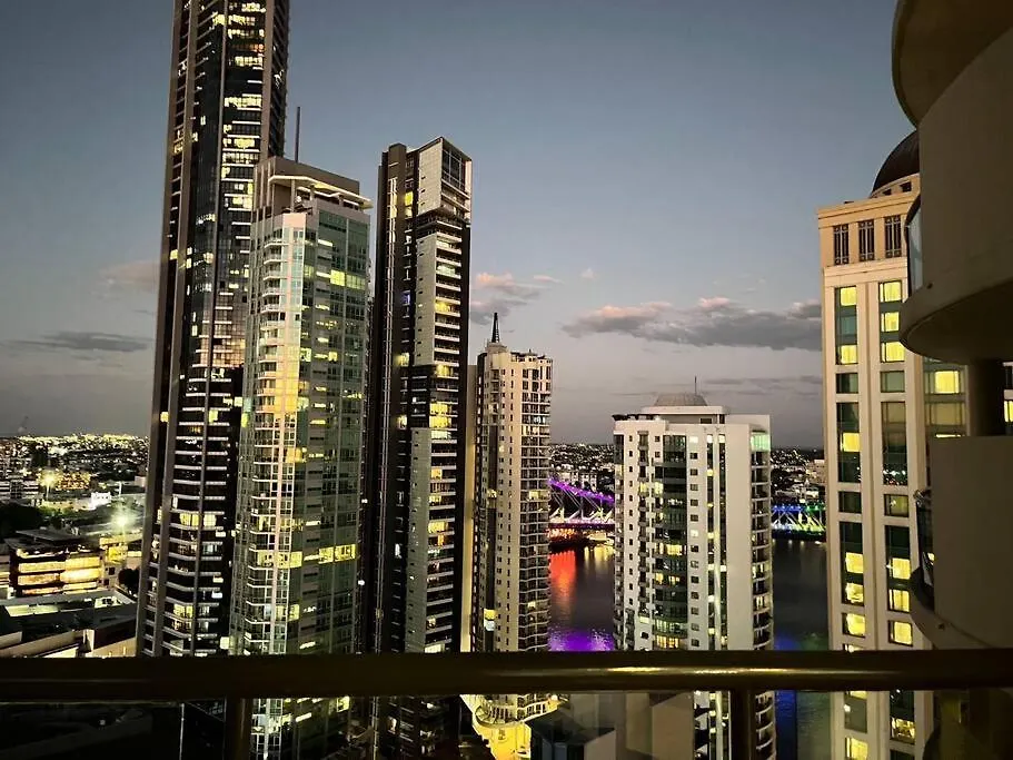 Riverview 2B2B Apt In Cbd W/Parking, Pool, Gym Brisbane Lejlighed